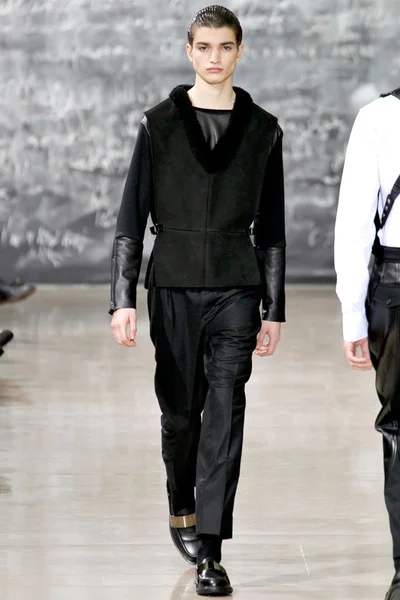 Look 15